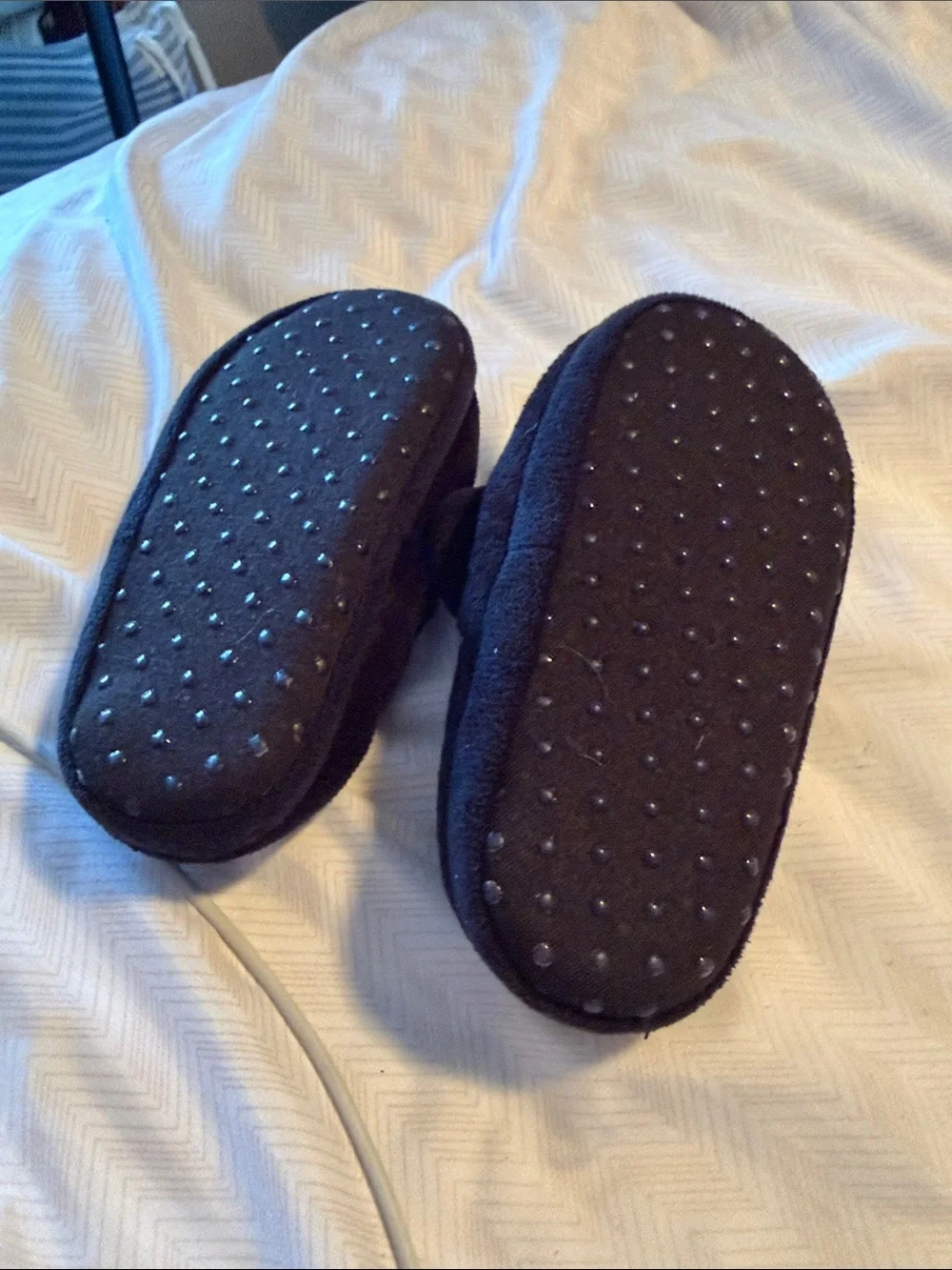 Kids Black Mickey Mouse Plush Slip-On Slippers - 7/8